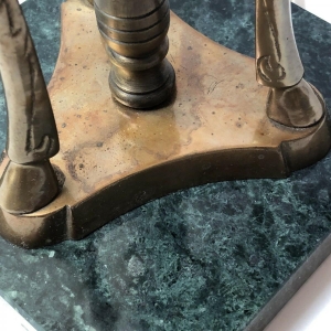 Đèn bàn đầu Dê bằng đồng thau