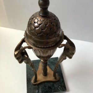 Đèn bàn đầu Dê bằng đồng thau