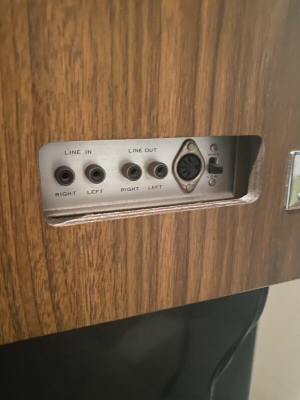 AKAI X201D vỏ gỗ có nắp đẹp xuất sắc, hoạt động hoàn hảo