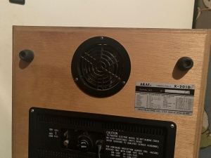 AKAI X201D vỏ gỗ có nắp đẹp xuất sắc, hoạt động hoàn hảo