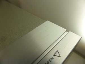 Philips cd 650 màu trắng đẹp kinh khủng