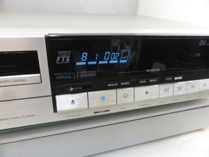 Philips cd 650 màu trắng đẹp kinh khủng