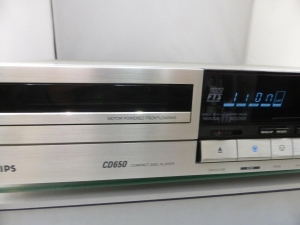 Philips cd 650 màu trắng đẹp kinh khủng