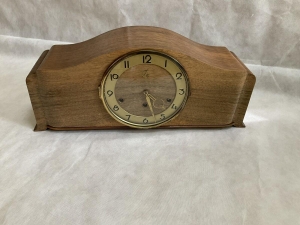 Đồng hồ vai bò để bàn 73 cm với Westminster Gong Top