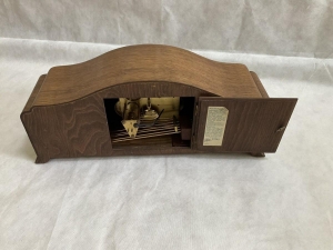 Đồng hồ vai bò để bàn 73 cm với Westminster Gong Top