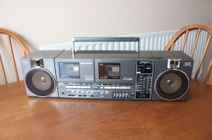 VINTAGE SHARP QT90 BOOMBOX