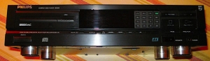 Philips CD 820  đẹp nguyên zin